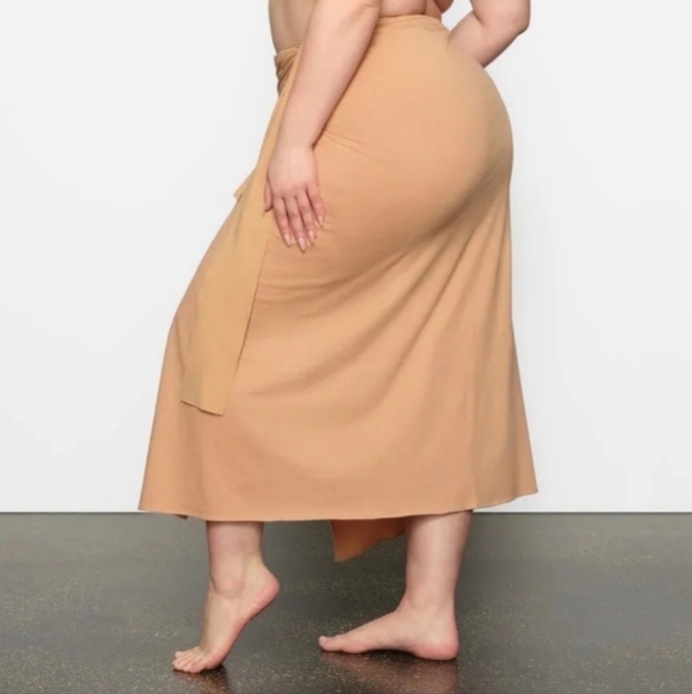 SKIMS Signature Swim Sarong Skirt in "Cocoa", Size 4X. NWT - Picture 6 of 7